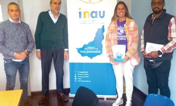 Nademos por los Niños